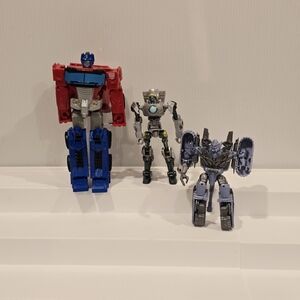 Transformers Action Figure Set Earthspark, Energon Igniter and Optimus Prime Set